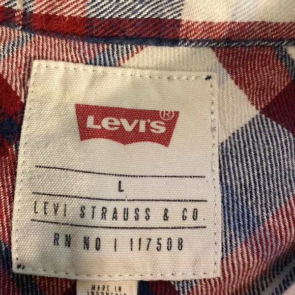 Levi’s plaid flannel. Size L. Red/cream/blue. Button down. Long sleeve. Collar. - Picture 11 of 12